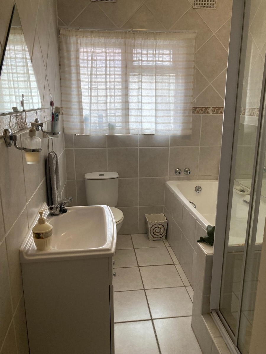 4 Bedroom Property for Sale in Amalinda Eastern Cape